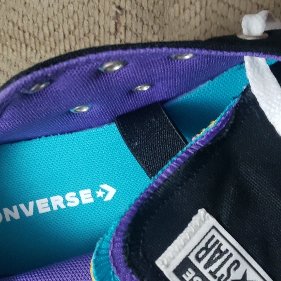 Converse Youth size 3 with multiple colored tongue - Picture 6 of 9